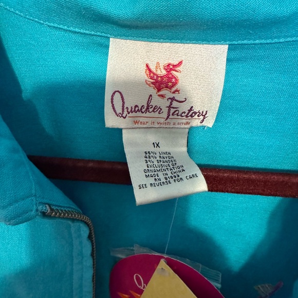 Blue capri and short sleeve zip up set - Picture 7 of 7